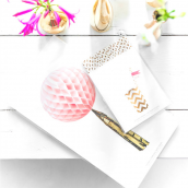 Boule papier alvéolée rose tassel or